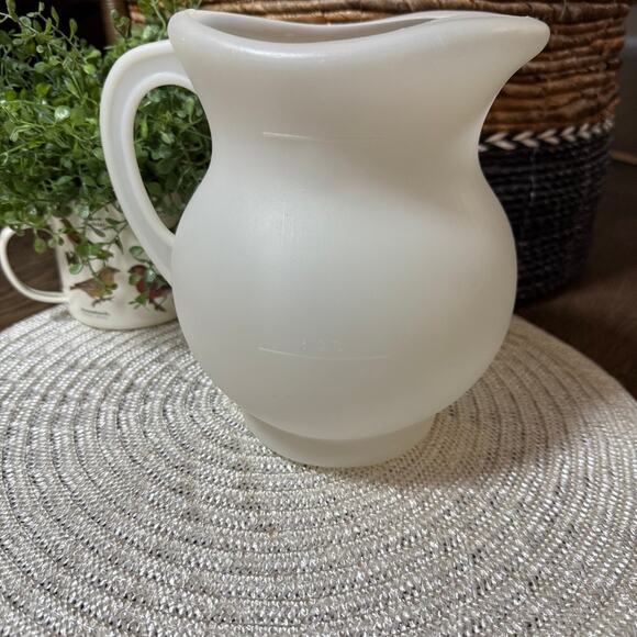 Vintage KOOLAID KOOL AID MAN Smiling Face White 2 Qt Pitcher 1980s EUC - Picture 3 of 14